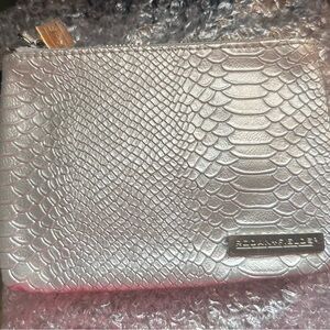 Rodan + Fields Silver Textured Key Holder